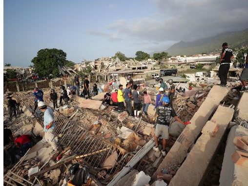 Se elevan a 430 muertos por el doble terremoto en Venezuela