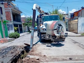 Leo Montañez fortalece servi cio de alcantarillado sanitario en beneficio de familias del fraccionamiento José López Portillo