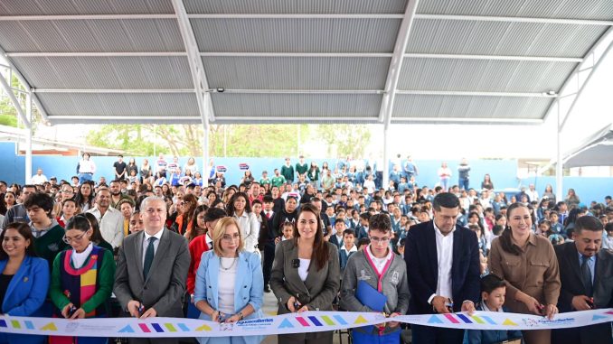 En Aguascalientes se fortalece la educación Bilingüe; Gobernadora Tere Jiménez entrega Certificaciones de inglés a docentes y estudiantes