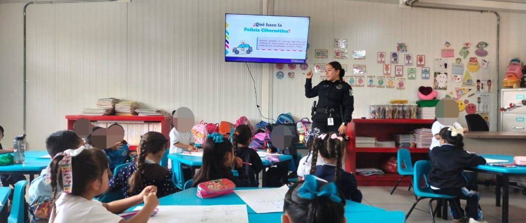 Policía Cibernética imparte pláticas en Jardín de Niños