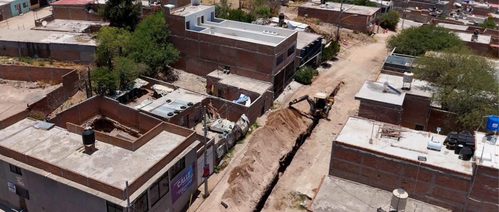 Inician obras de construcción y rehabilitación de vialidades en el Oriente de la Ciudad