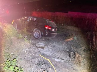 Policías Estatales intervienen accidente tipo salida de camino en la carretera a la comunidad Norias de Ojocaliente