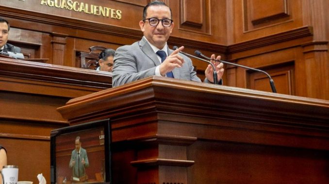 Presenta Max Ramírez iniciativa para fortalecer la prevención de la violencia y riesgos en escuelas
