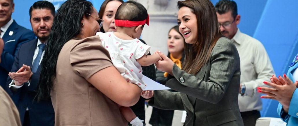 Cuando el Amor forma hogares: Hoy, 27 Niñas y Niños forman parte de una Familia