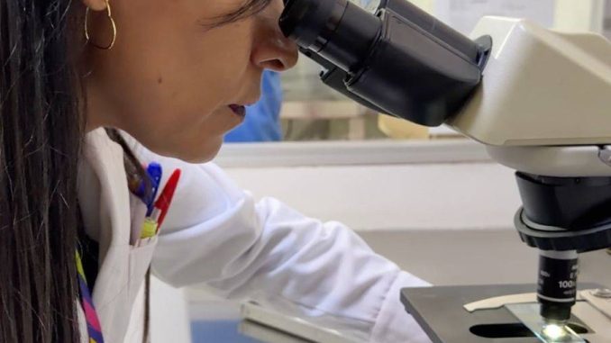 La curiosidad que llevó a Elva a salvar a miles de personas
