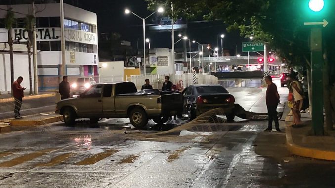 Policía Vial atiende accidente en Avenida Adolfo López Mateos