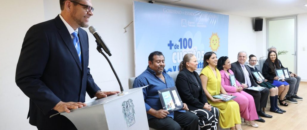 Niñas y Niños de cuarto de primaria publican libro con más de 100 Historias