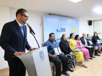 Niñas y Niños de cuarto de primaria publican libro con más de 100 Historias