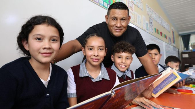 Fernando Díaz de León, el Maestro que cambia vidas desde una pequeña comunidad