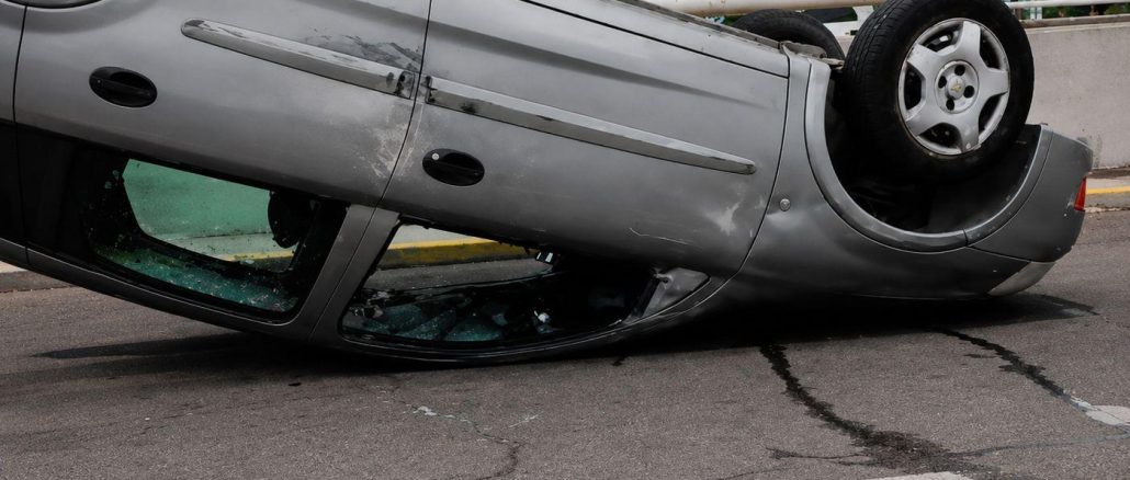 Policía Vial atiende choque tipo volcadura en Boulevard a Zacatecas