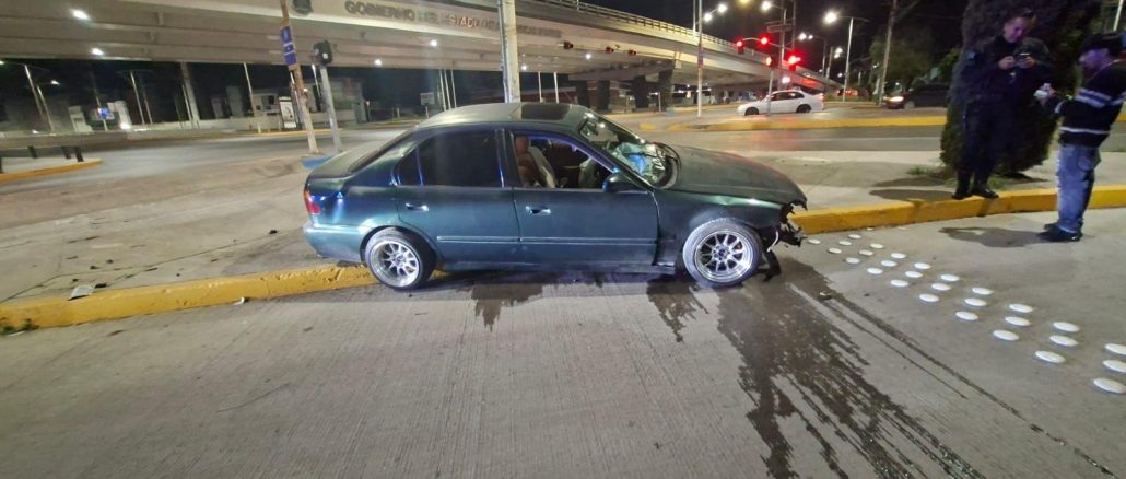 Policía vial atiende choque en el fraccionamiento Colinas del Río
