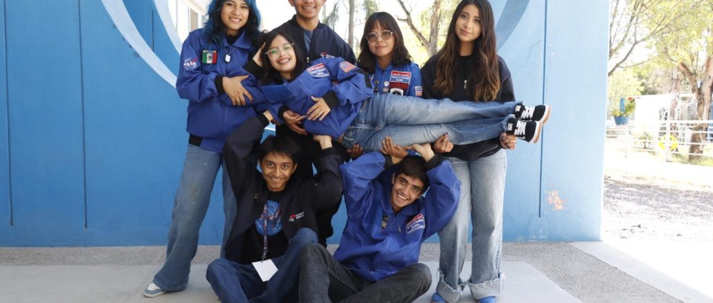 Ocho estudiantes de Aguascalientes visitan la NASA; ganaron su lugar tras competir contra mil aspirantes
