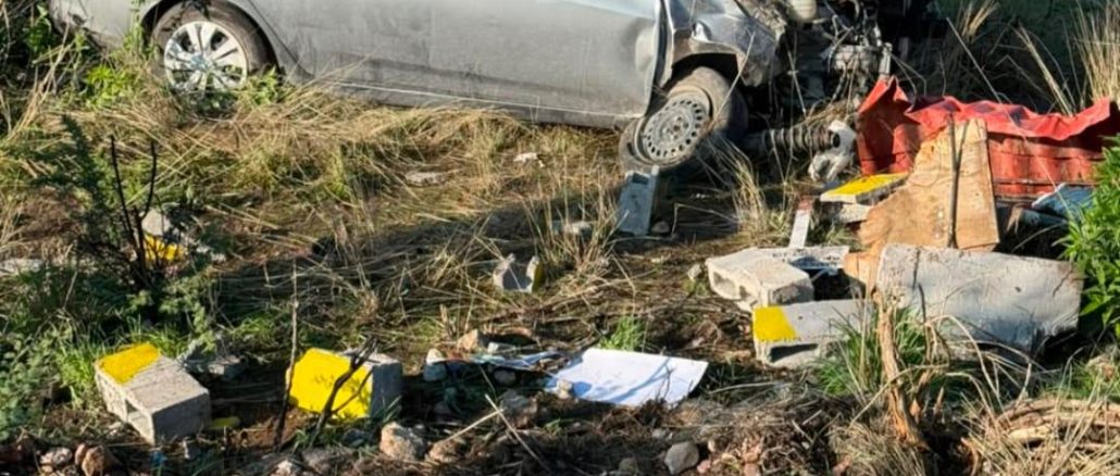 Policías Estatales de Carreteras intervienen accidente tipo salida de camino sobre la carretera estatal número 68