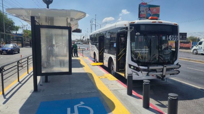 🚌✨ Estamos construyendo nuevos paraderos de transporte público en el Tercer Anillo