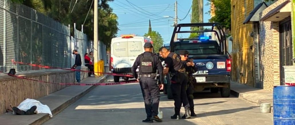 Policías Estatales atienden reporte de persona sin vida en la vía pública, de la comunidad Presa de los Serna en Calvillo