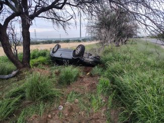 Policías Estatales de Carreteras atebndieron el reporte de accidente tipo salida de camino en el Municipio de SFR