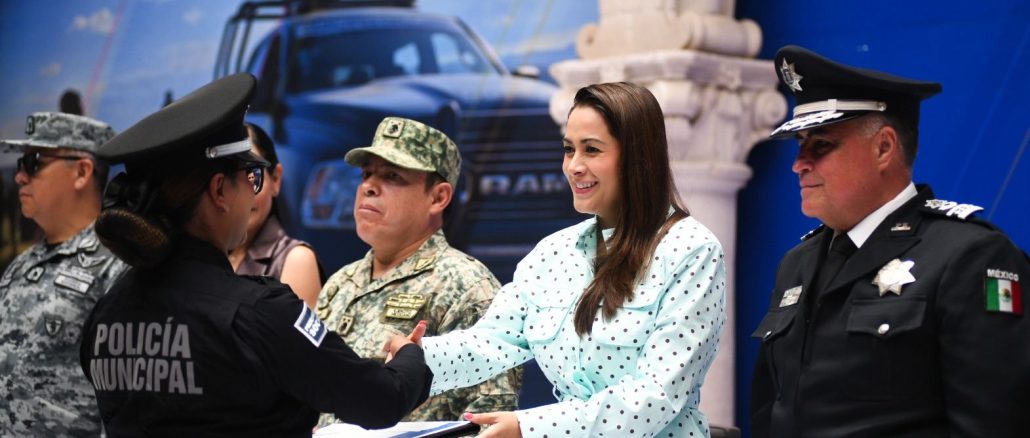 Gobernadora Tere Jiménez reconoce a Policías que hn destacado por su labor en beneficio de la Seguridad de Aguascalientes