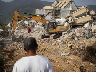 Rescatistas internacionalrs dejan Venezuela; continúa recuperación de cuerpos