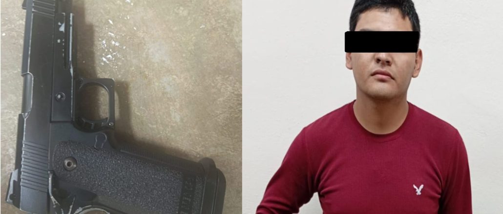 Sujeto que amenazó con una réplica de plástico de arma de fuego corta a varias personas en un bar, fue detenido por Policías del Mando Coordinado en Pabellón de Arteaga