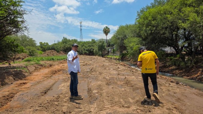 Supervisa Leo Montañez limpieza y desazolve de Arroyo La Hacienda al oriente de la ciudad