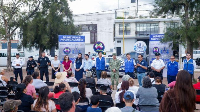 Con la entrega de nuevas patrullas, refuerza Leo Montañez la Seguridad en el fraccionamiento San Cayetano y en la colonia San Pablo