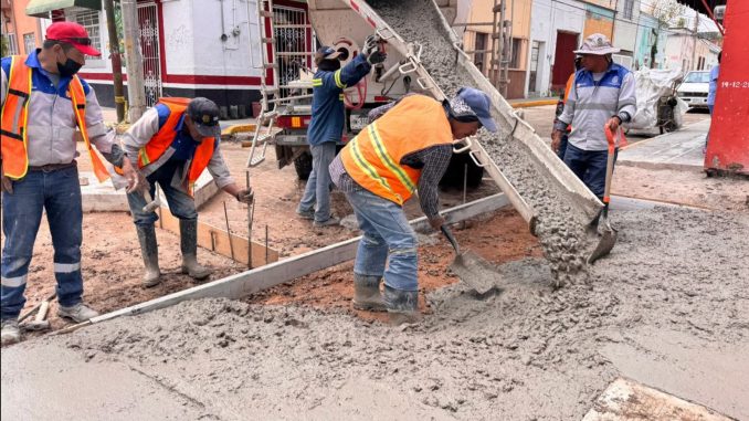 Trabaja Municipio en la última etapa de pavimentación con concreto hidráulico en 5 de Febrero y Josefa Ortiz de Domínguez