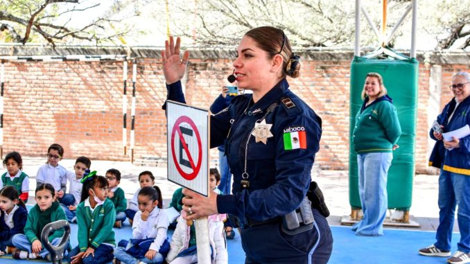 Policía Vial mantiene activas pláticas de prevención de accidentes en Empresas e instituciones educativas