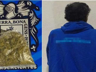 Policías Estatales detienen a sujeto en poder de una bolsa que contenía más de 100 gramos de hierba verde al parecer marihuana, su captura en el Municipio de Jesús María