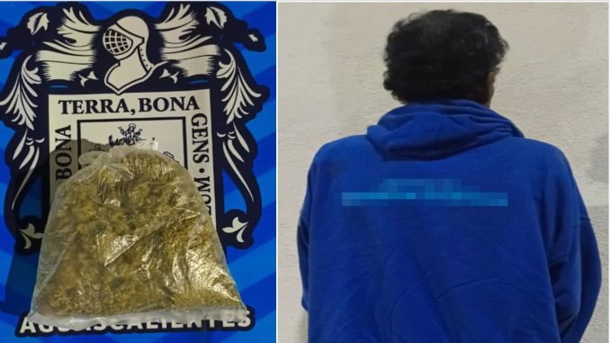 Policías Estatales detienen a sujeto en poder de una bolsa que contenía más de 100 gramos de hierba verde al parecer marihuana, su captura en el Municipio de Jesús María