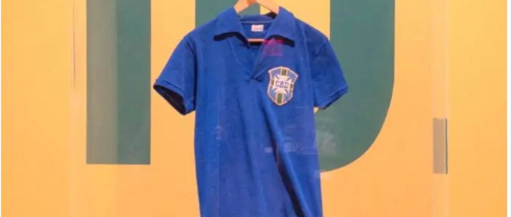 Subastan la camiseta que usó Pelé en la final de 1958 en 4.9 millones de dólares