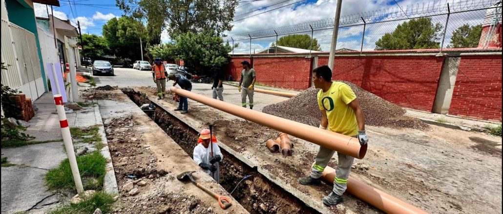 Leo Montrañez mejora el servicio de alcantarillado sanitario en Lomas de Santa Anita