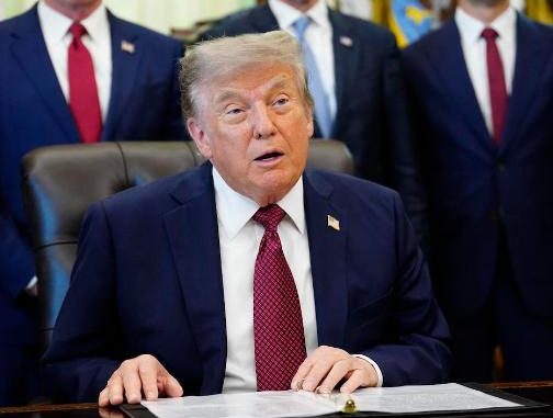 Dos empresas llevan a trump ante los tribunales; ¿qué pasó y cuál es su argumento?