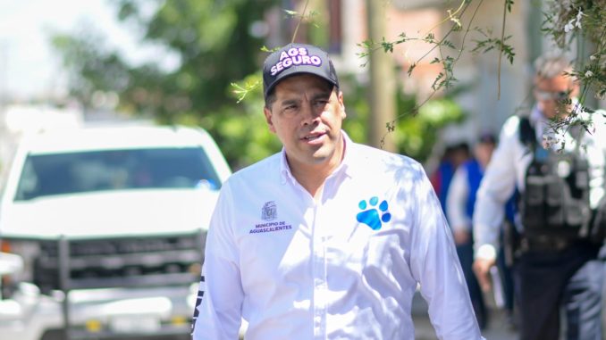 Rehabilita Leo Montañez red de agua potable en beneficio de familias de Torres de San Francisco