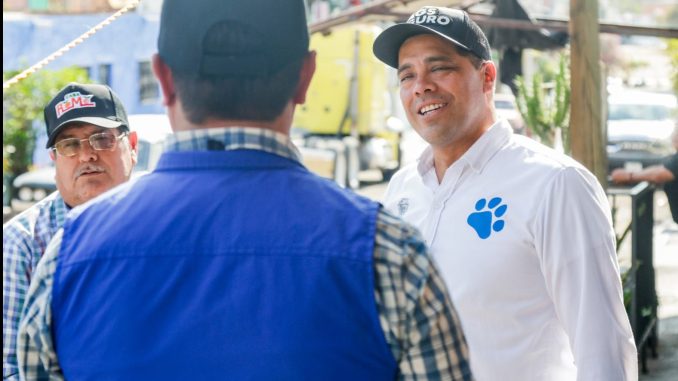 Leo Montañez beneficia a habitantes del Barrio de la Salud con mejora de alcantarillado sanitario