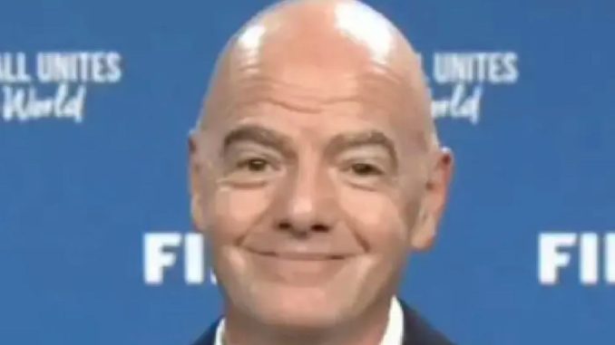 Infantino defiende su plan económico: ‘enriquecer la parte comercial del juego es el paso siguiente’