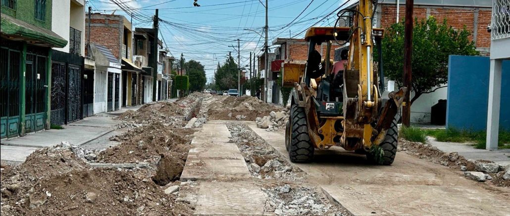 Rehabilita Leo Montañez red de agua potable para que vecinos de Santa Anita cuenten con un mejor servicio
