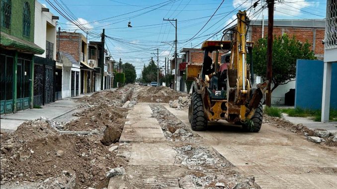 Rehabilita Leo Montañez red de agua potable para que vecinos de Santa Anita cuenten con un mejor servicio