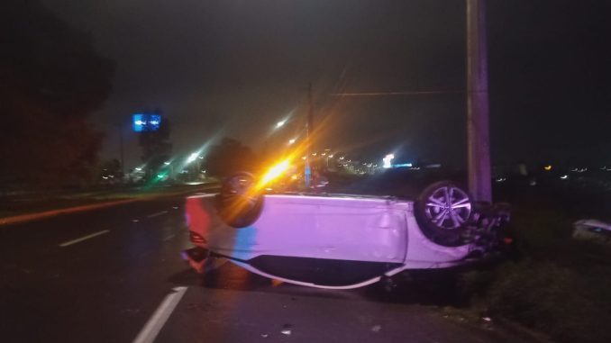 Policía Vial atiende volcadura sobre Av. Aguascalientes