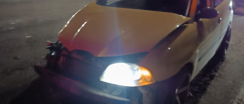 Policía Vial atiende choque contra objeto fijo en la Av. Aguascalientes