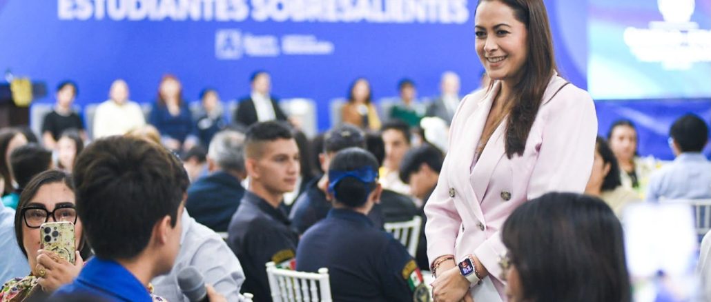 El Talento de Aguascalientes tiene Futuro: Gobernadora Tere Jiménez reconoce a estudiantes sobresalientes