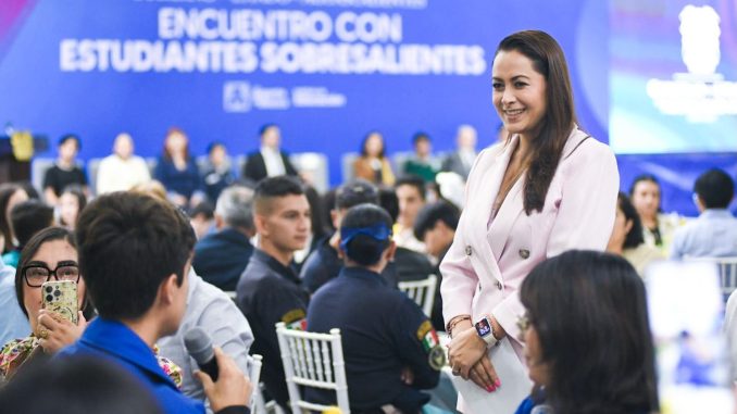 El Talento de Aguascalientes tiene Futuro: Gobernadora Tere Jiménez reconoce a estudiantes sobresalientes