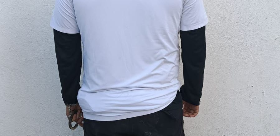 Policía Municipal detiene a sujeto por delitos contra la salud en Las Cumbres