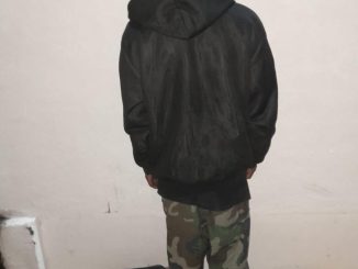 Policías Municipales detienen a persona por presunta portación de arma prohibida en el fraccionamiento Los Laureles