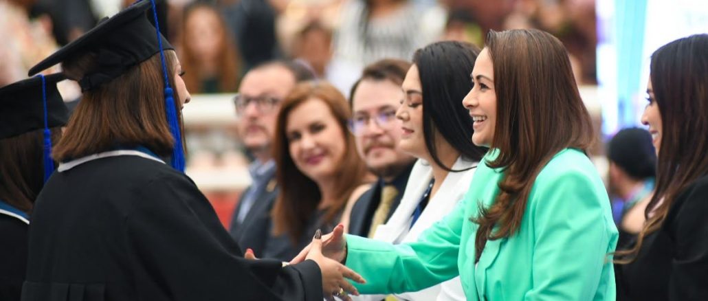 Gobernadora Tere Jiménez reconoce el esfuerzo de Graduados del CECyTEA Rincón de Romos