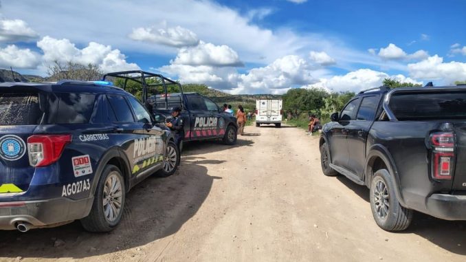 Policías Estatales de Carreteras atienden reporte de accidente tipo salida de camino en El Llano, en el que, lamentablemente perdió la vida un septuagenario