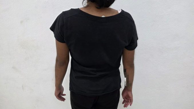 Policía Municipal detiene a una Mujer señalada por violencia familiar en Vista Montaña