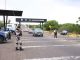Gracias a la pronta intervención y coordinación con la Guardia Nacional, Policía Estatal asegura camioneta y un arma de fuego