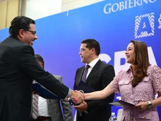 Gobernadora Tere Jiménez llama a las y los nuevos docentes a construir un mejor futuro desde las Aulas