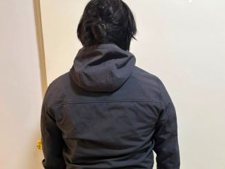Policía Municipal detiene a hombre por presunto robo en tienda de autoservicio
