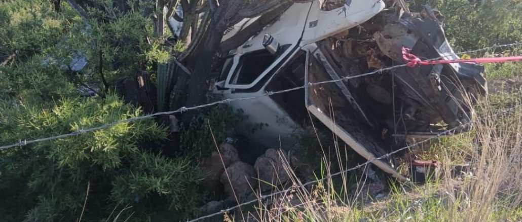 Policías Estatales de Carreteras intervienen accidente en el Municipio de Calvillo que dejó como saldo persona sin vida y cuatro lesionados